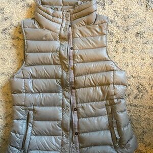 GAP Women’s Puffer Vest
